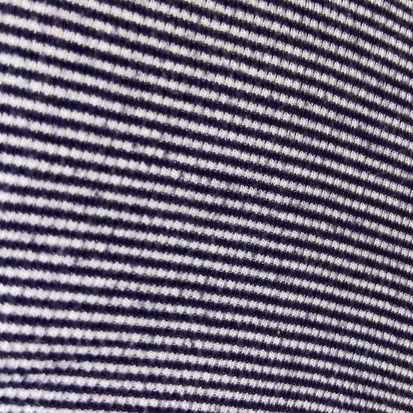 XS garage crop top - Picture 2 of 3